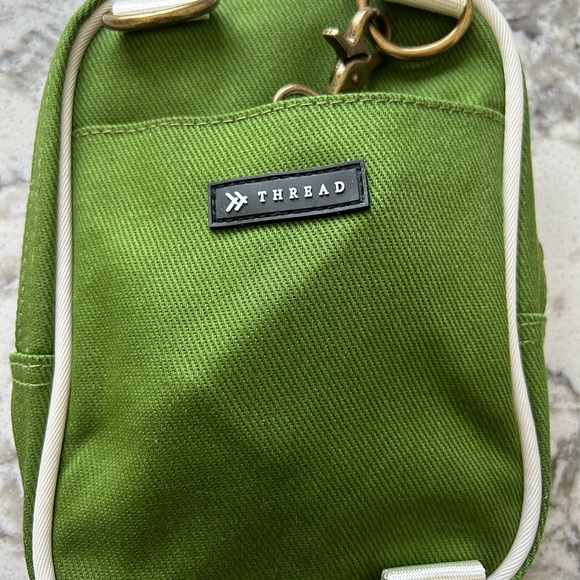 Threads carry on bag, new with tags. Discontinued color green. - Picture 3 of 4